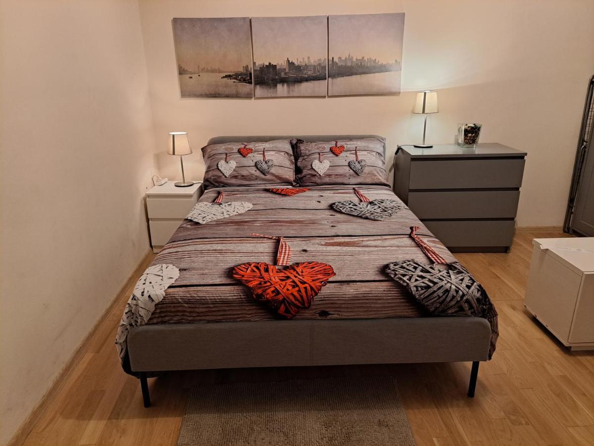 Residenza Marvasi 10 Apartment กาแซร์ตา ภายนอก รูปภาพ